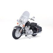 1:12 Harley Davidson 2013 FLHRC Road King Classic