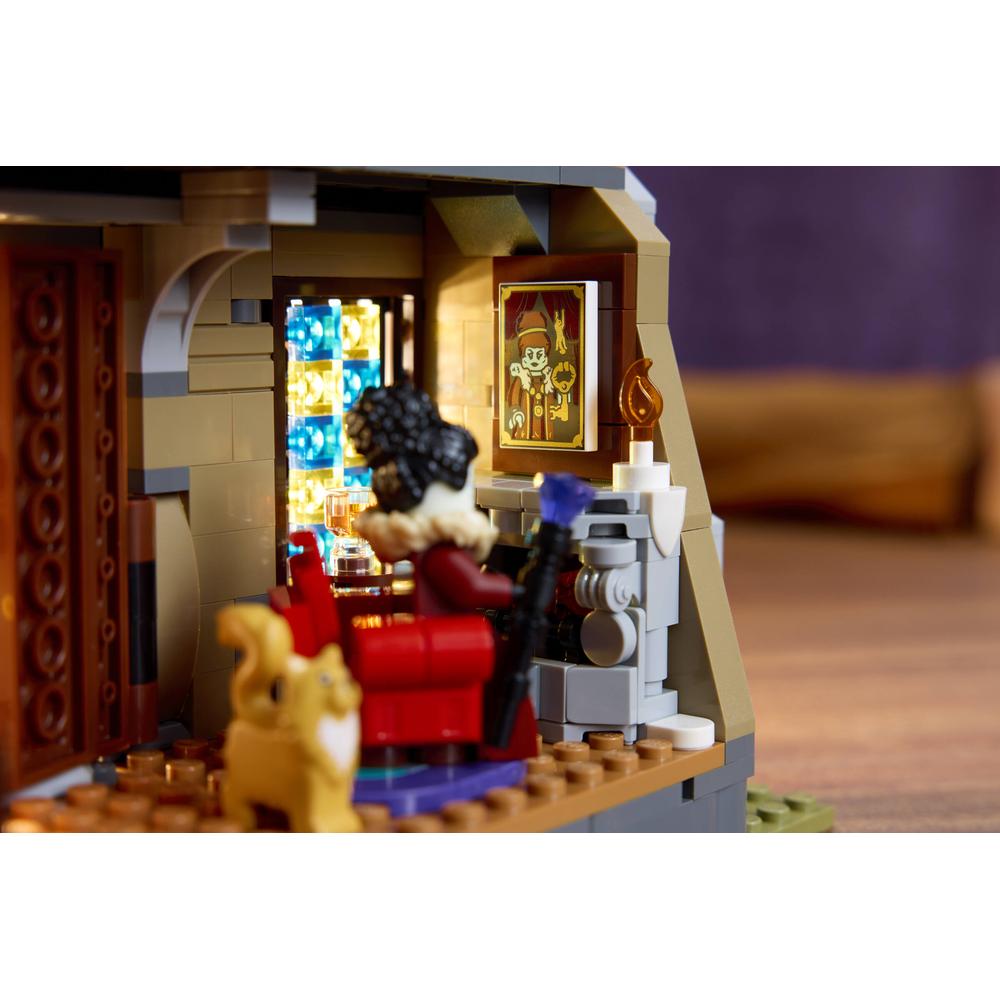 Lego Icons 11383 Mayor Manor_7