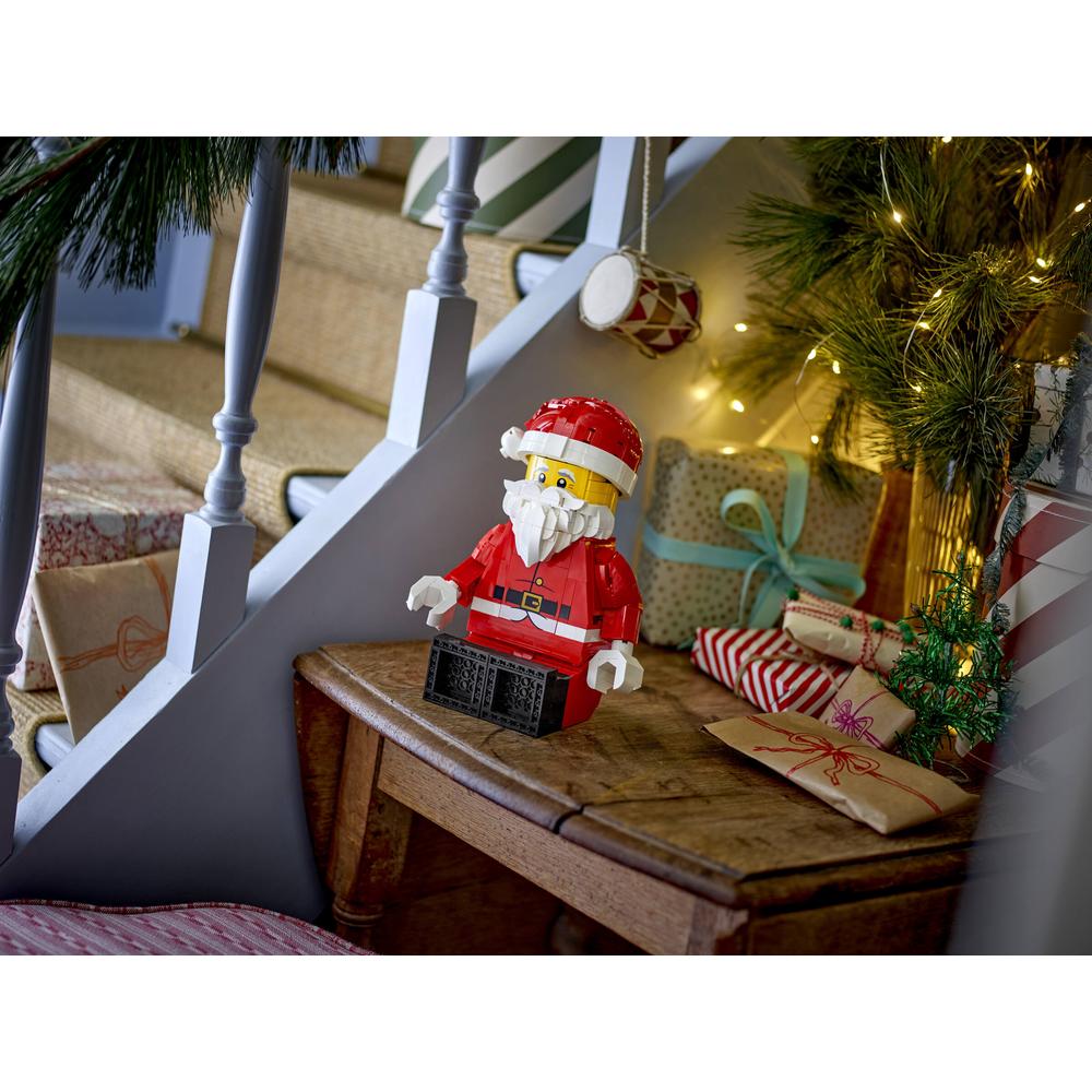 Lego Seasons Up-Scaled Santa Minifigure_2