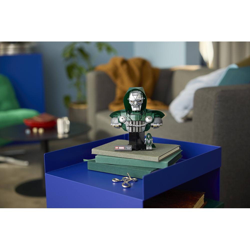 Lego Super Heroes 76345 Doctor Doom Bust_6
