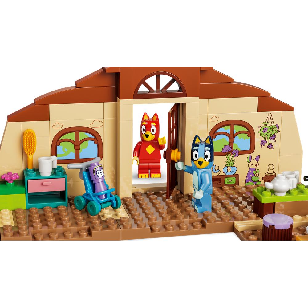 Lego Bluey 11221 School with Rusty and Bluey
