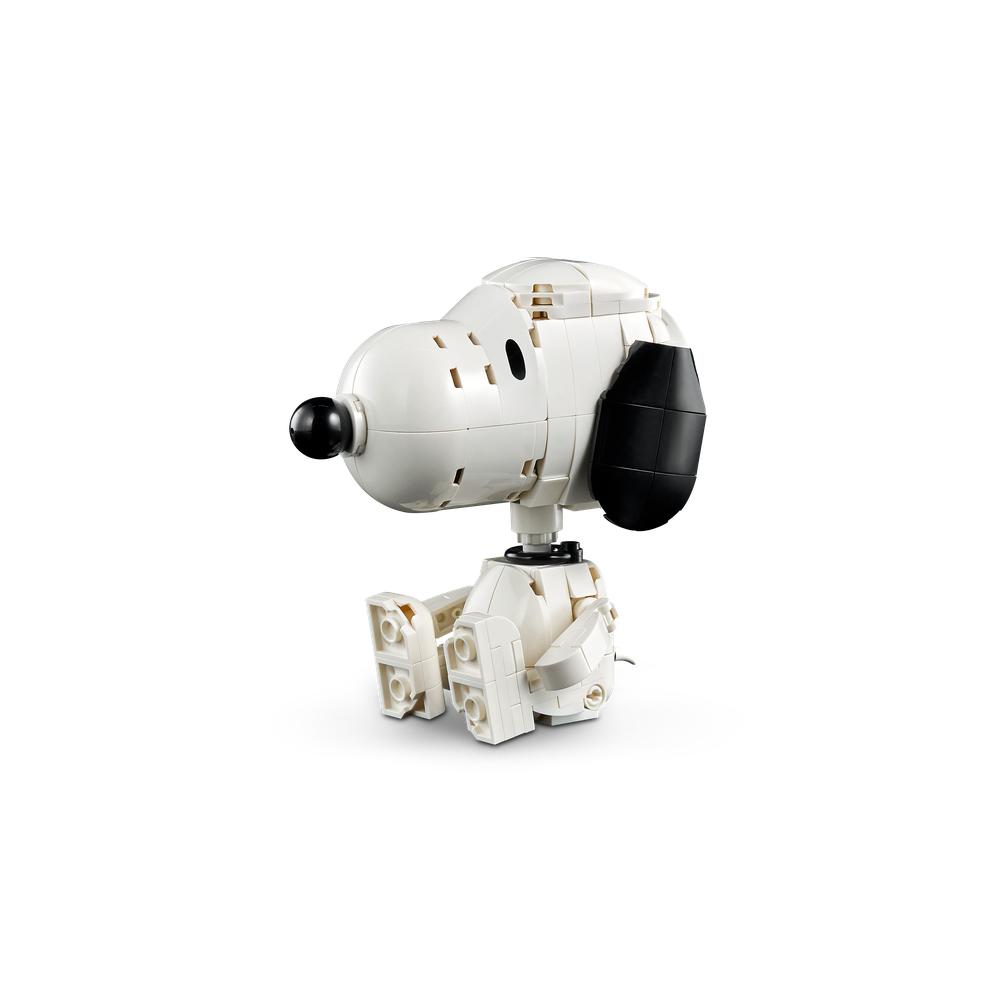 Lego Ideas 21368 Peanuts: Snoopy's Doghouse