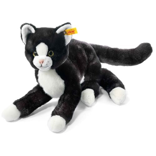 Mimmi dangling cat
