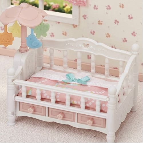 Sylvanian Families: Crib with Mobile