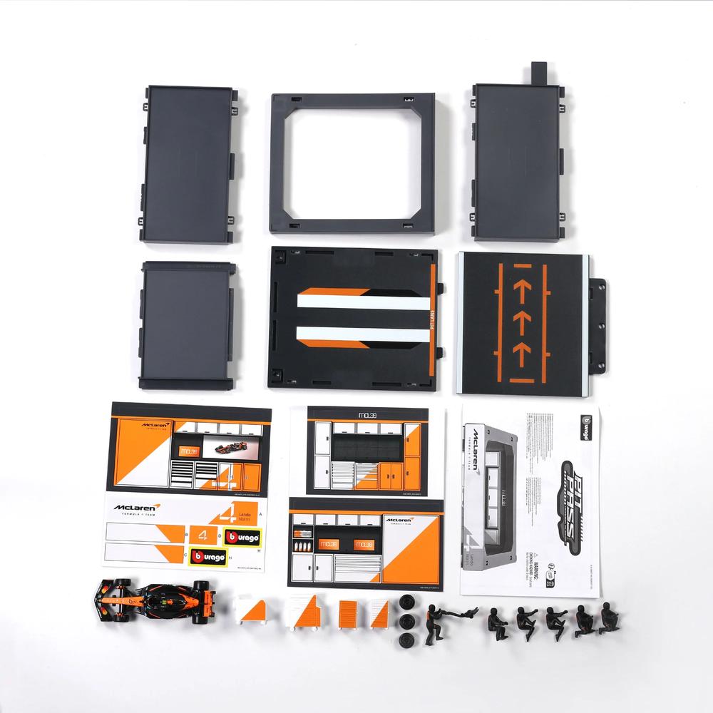1:43 F1 Mclaren MCL39 2025 Pit Pass Diorama Norris_1