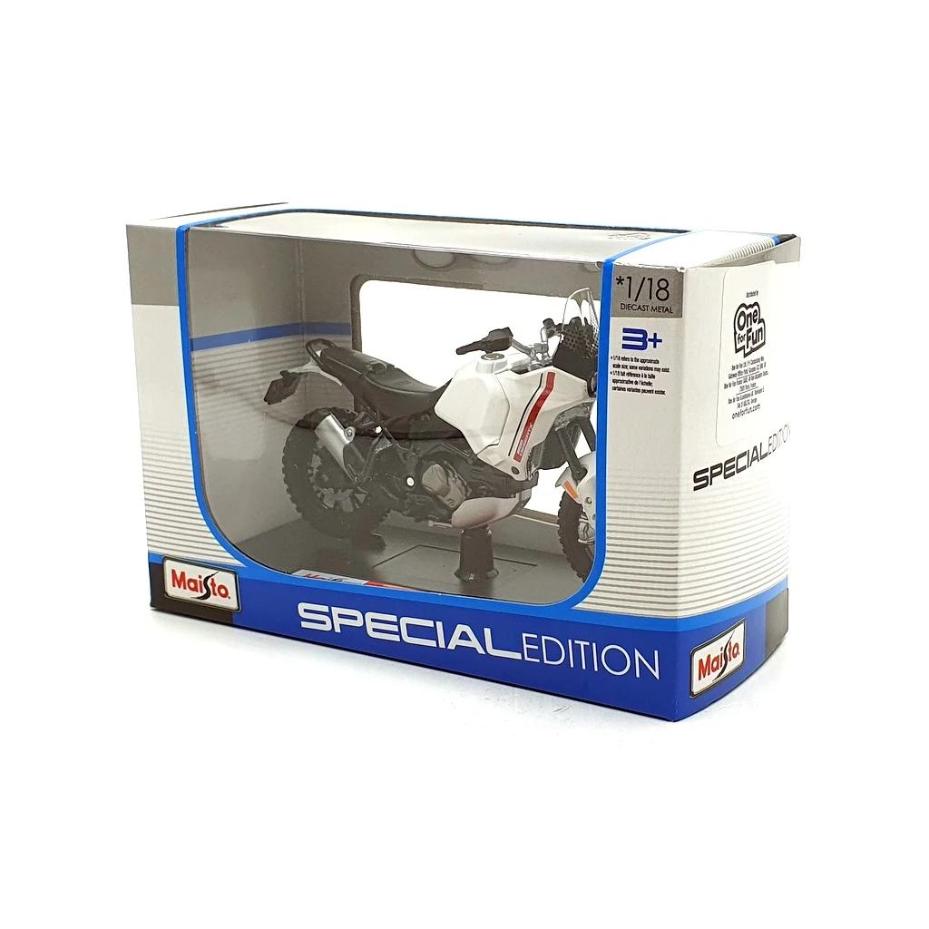 Maisto 1:18 Motorbike Ducati DesertX Adventure Bike