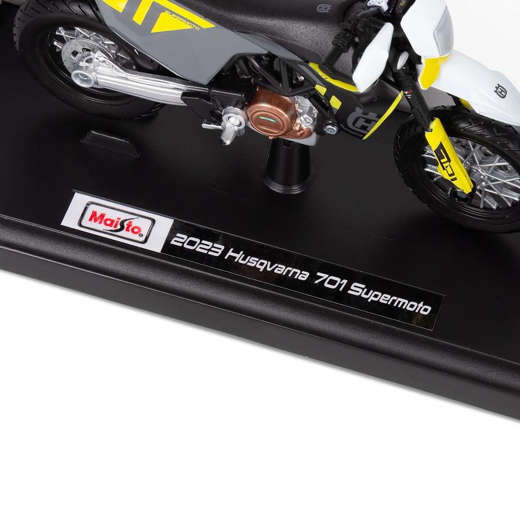 Maisto 1:18 Motorbike Husqvarna 701 Supermoto